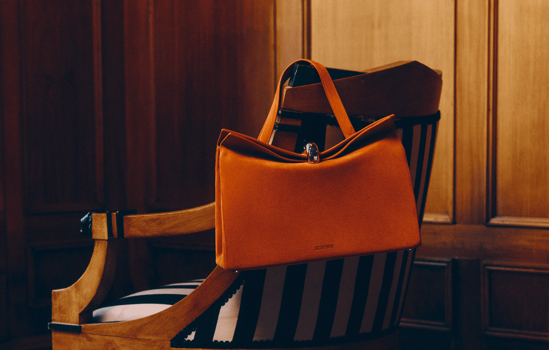Le sac Valérie dans la campagne "A day with Pamela and her sons" de Jacquemus en 2026.