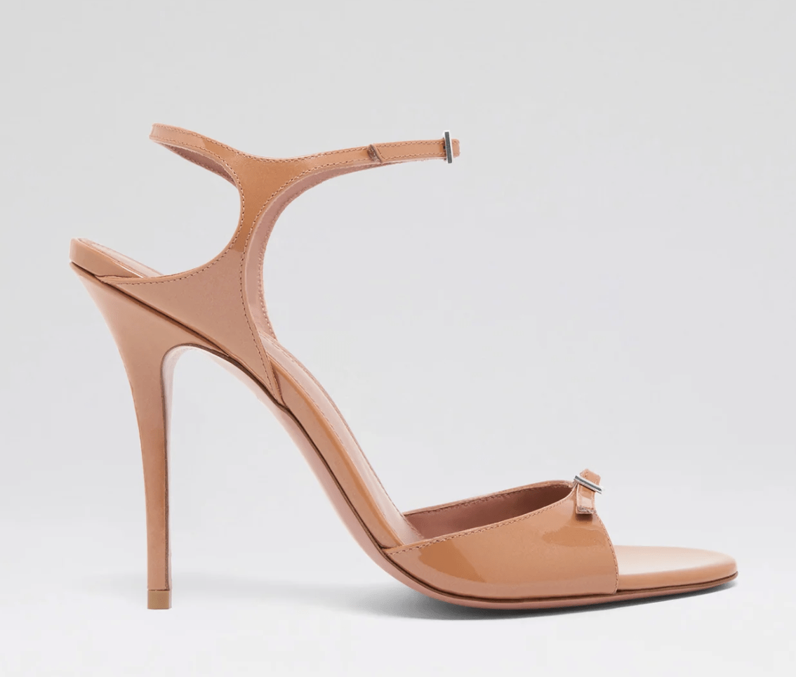 sandales à talon haut en cuir et à boucle amina muaddi tendance printemps-ete 2026
