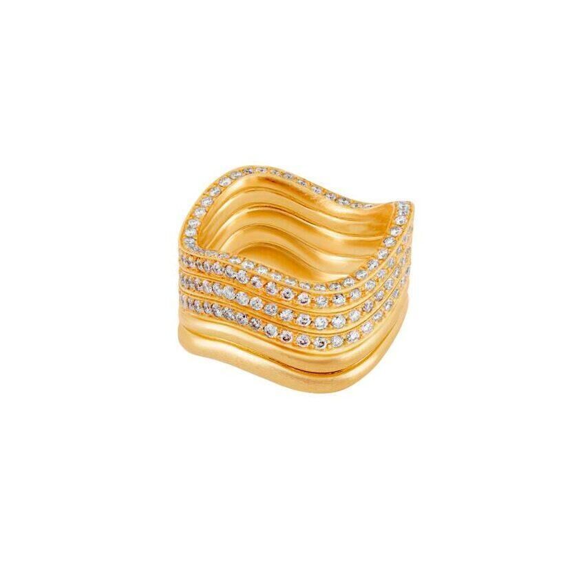 Bague en or jaune satiné brossé et en diamants, Sève.