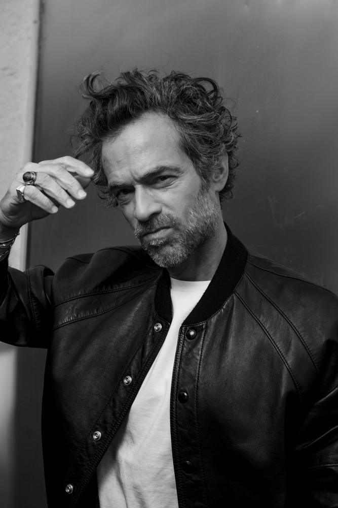 Romain Duris à Paris le 2 juin 2026. © Nathan Merchadier pour Numero.com.