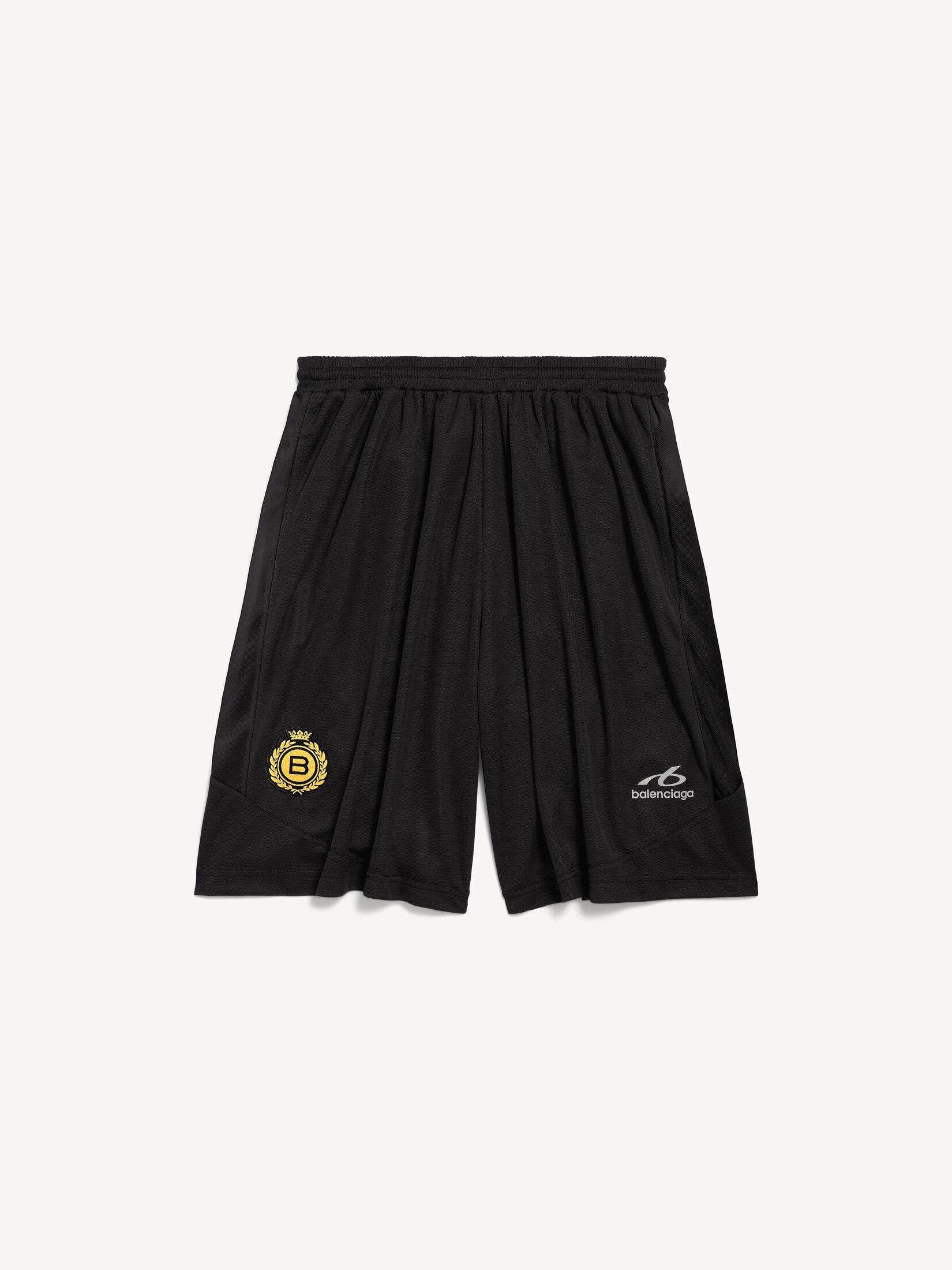 Short de football, 750€, Balenciaga.
