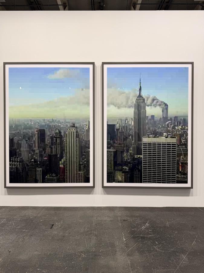 Thomas Ruff, JPEGs: The September 11th Photographs (2004-2007). Photographie présentée dans le secteur Unlimited d’Art Basel, 2026. Photo : Thibaut Wychowanok.