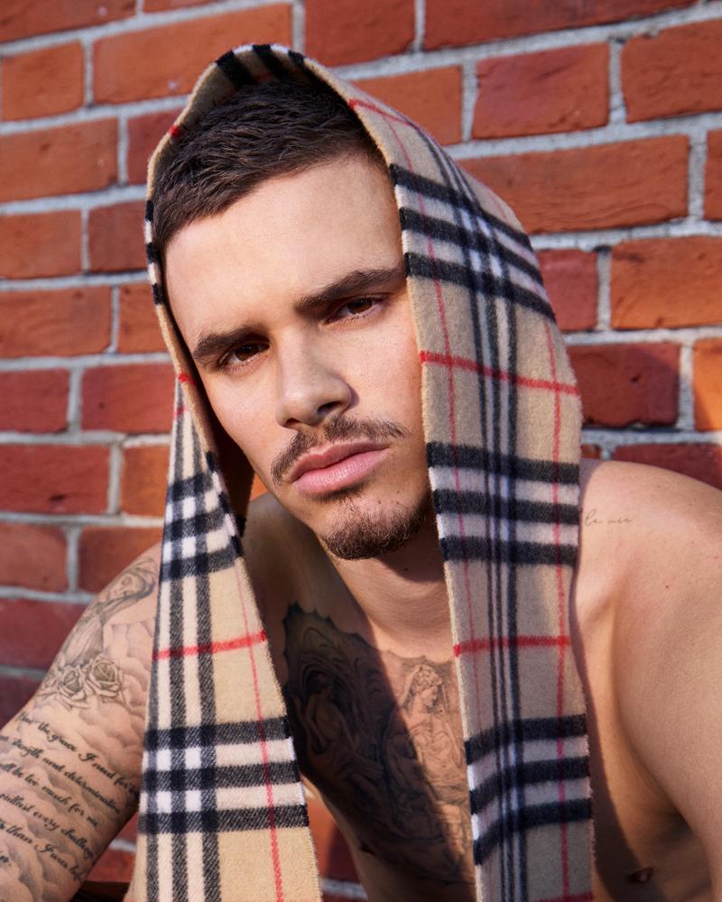 A Good Sport © Burberry.