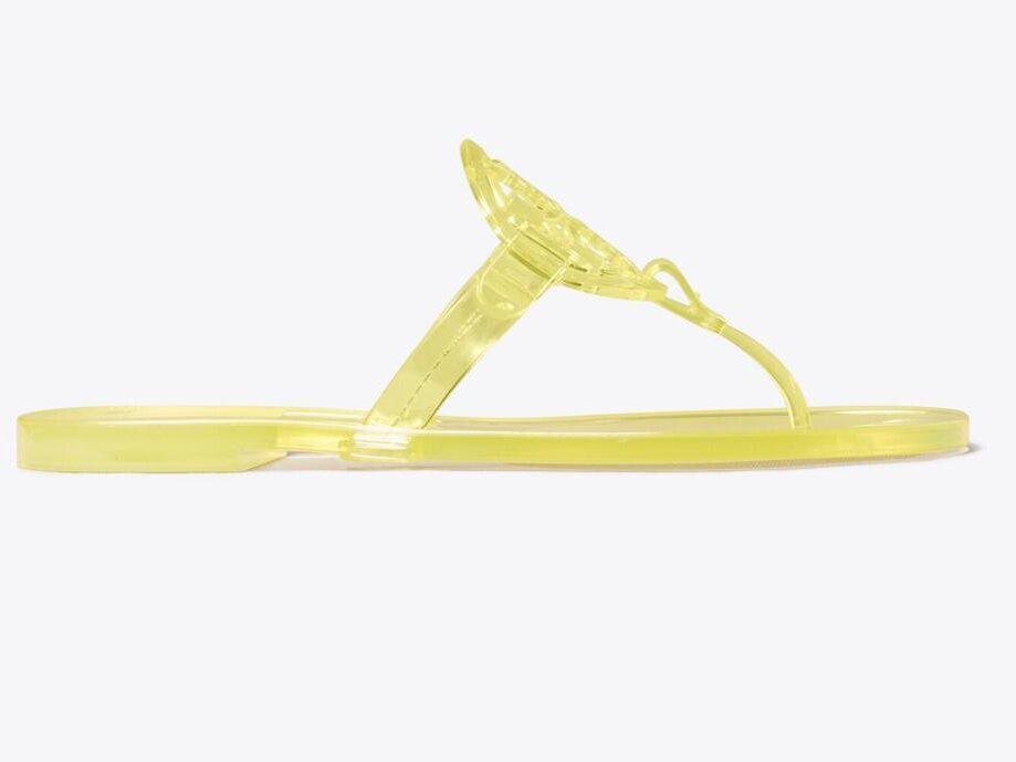 les jelly shoes tongs tendance de chez tory burch 