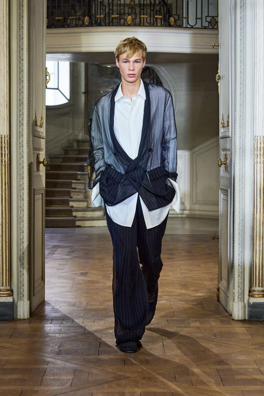 Le défilé Dior homme printemps-été 2027 à Paris par Jonathan Anderson.