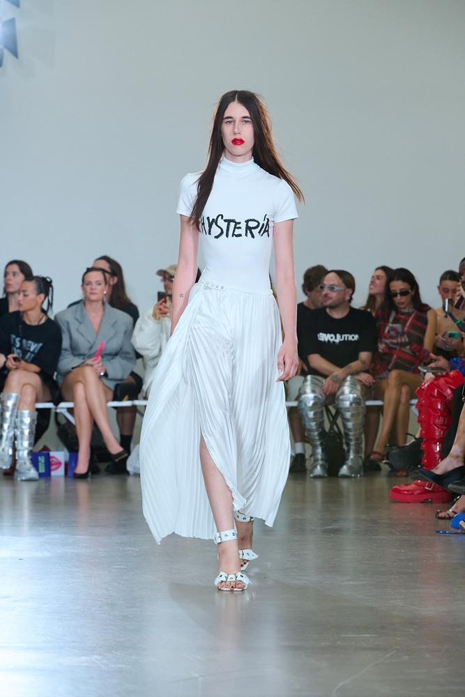 Le défilé Jeanne Friot printemps-été 2027 à la Fashion Week de Paris.