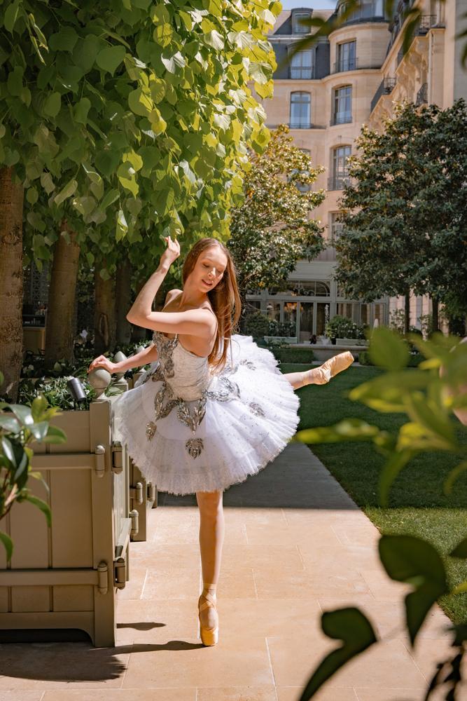 La danseuse étoile Roxane Stojanov pour Le festival du Ritz Les Nuits Étoilées.
© Ritz, Raphael Metivet.
