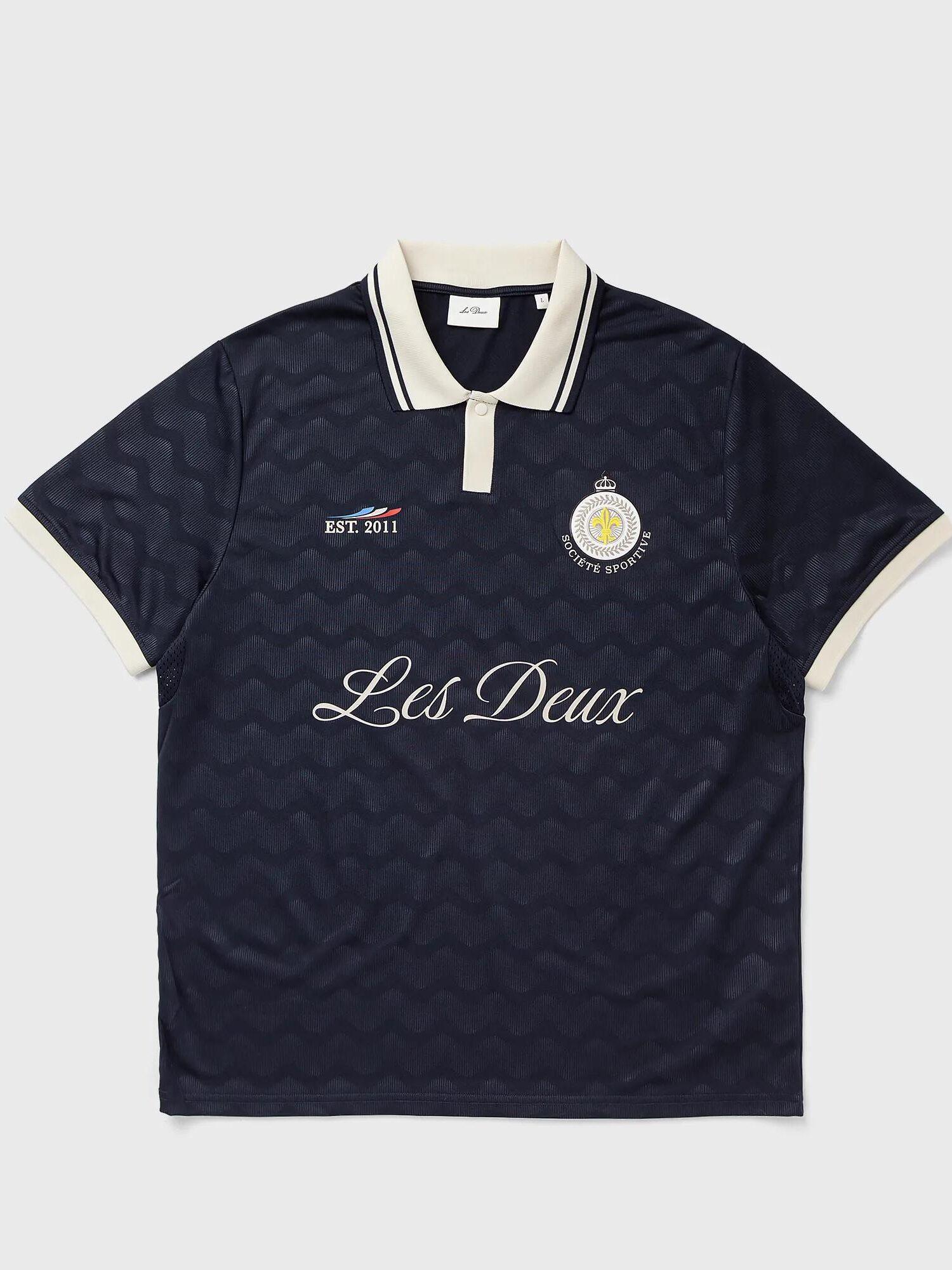 Maillot de football, 78€, Les Deux.