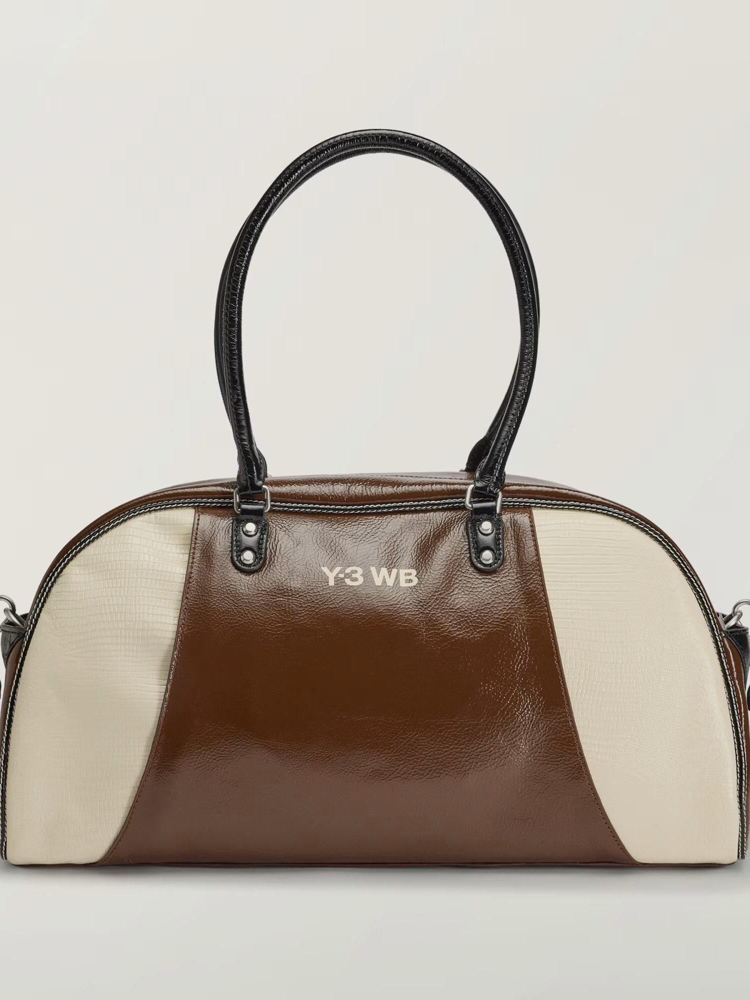 Sac à bandoulière en cuir de vachette marron et beige, 600 €, Wales Bonner x Y-3 et Adidas.