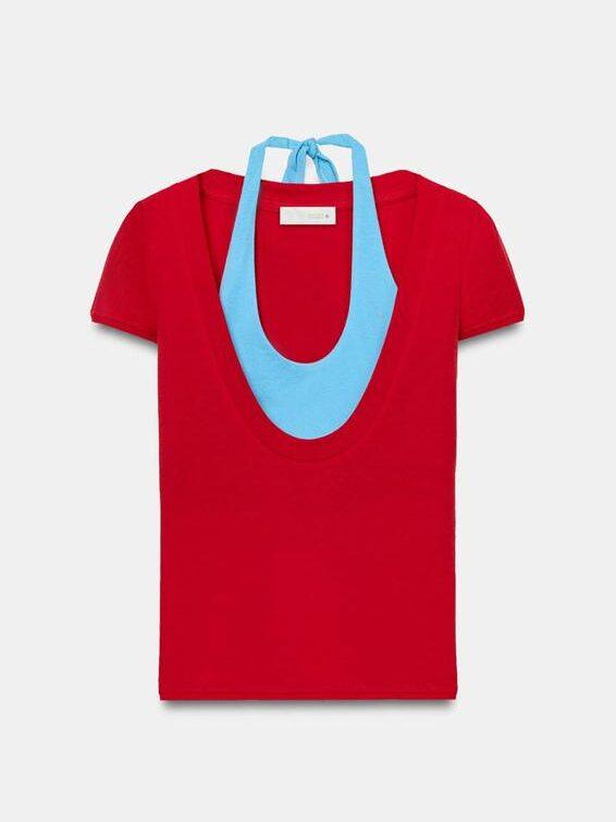 Top superposé athleisure rouge et bleu Zara.