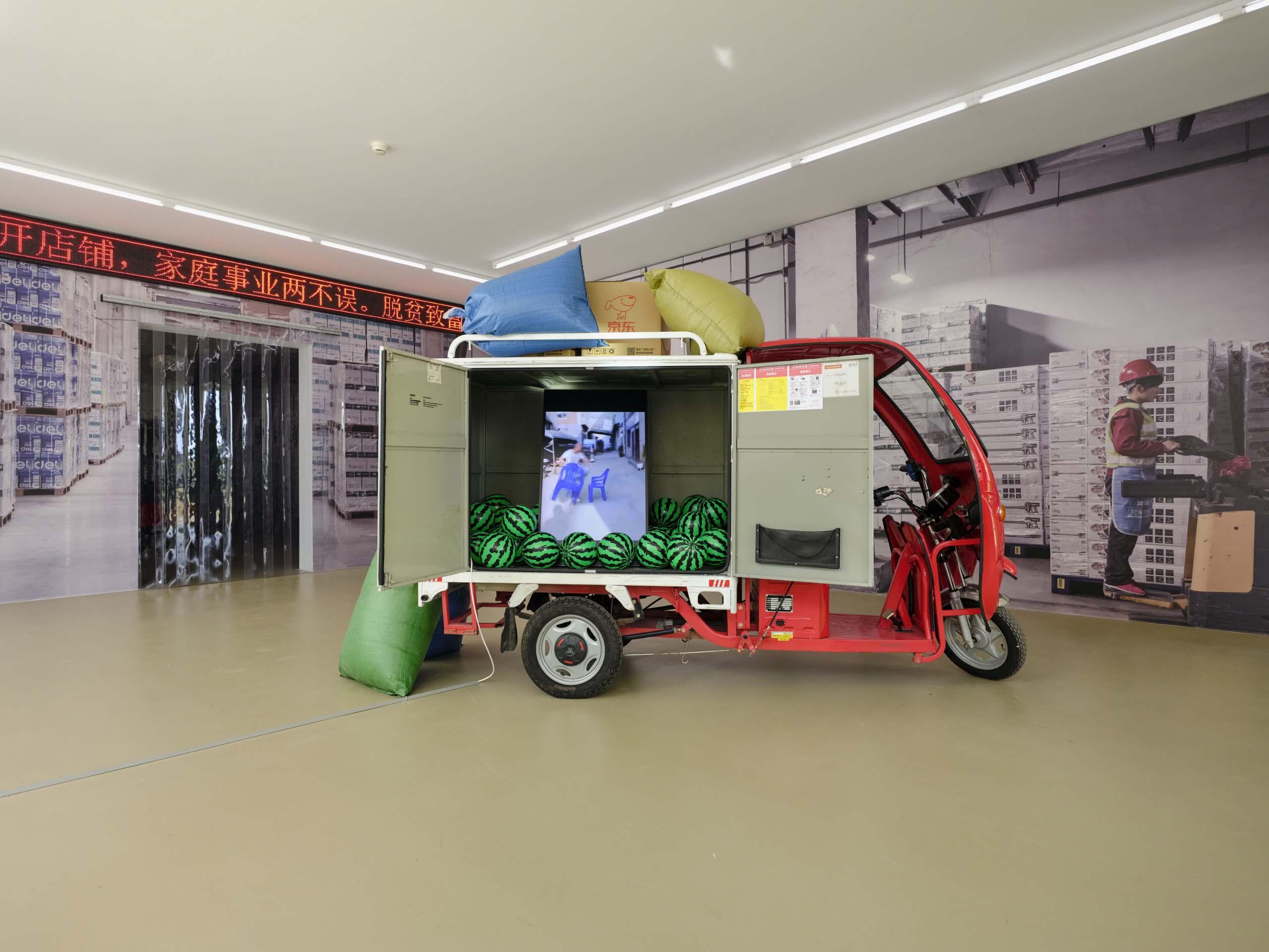Photographie. Vue d'installation de l'exposition Testimonies to the Near Future de Cao Fei au Kunstmuseum Basel.
