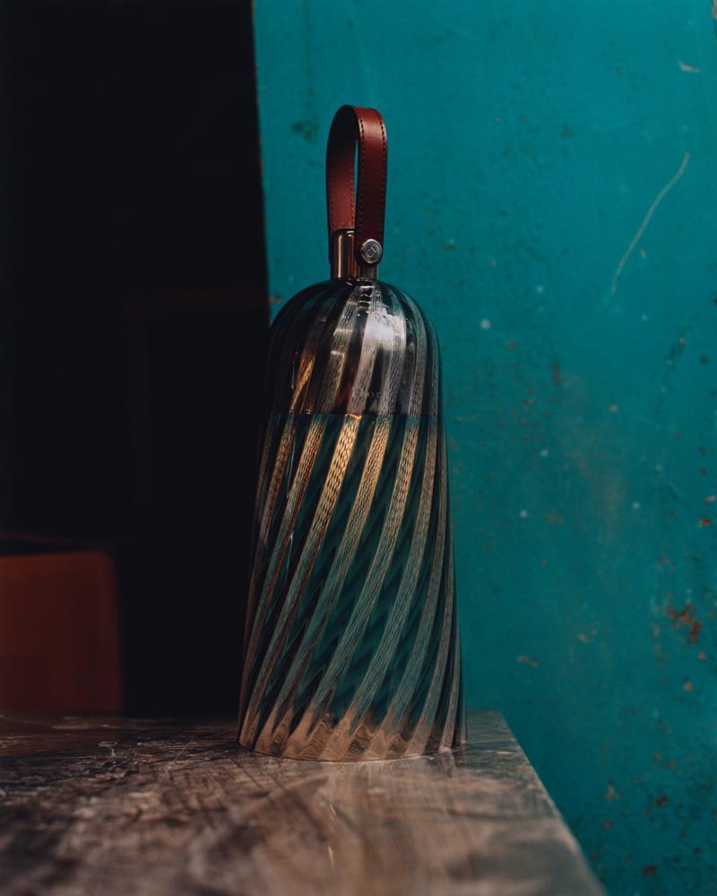 La lampe Corolle par le designer Noé Duchaufour-Lawrance pour Dior
