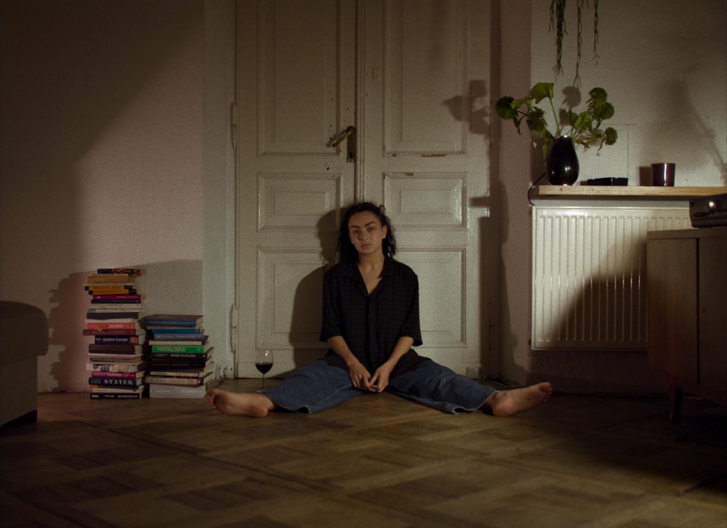 Charli xcx dans le film Eruption (2026). © UFO Distribution.