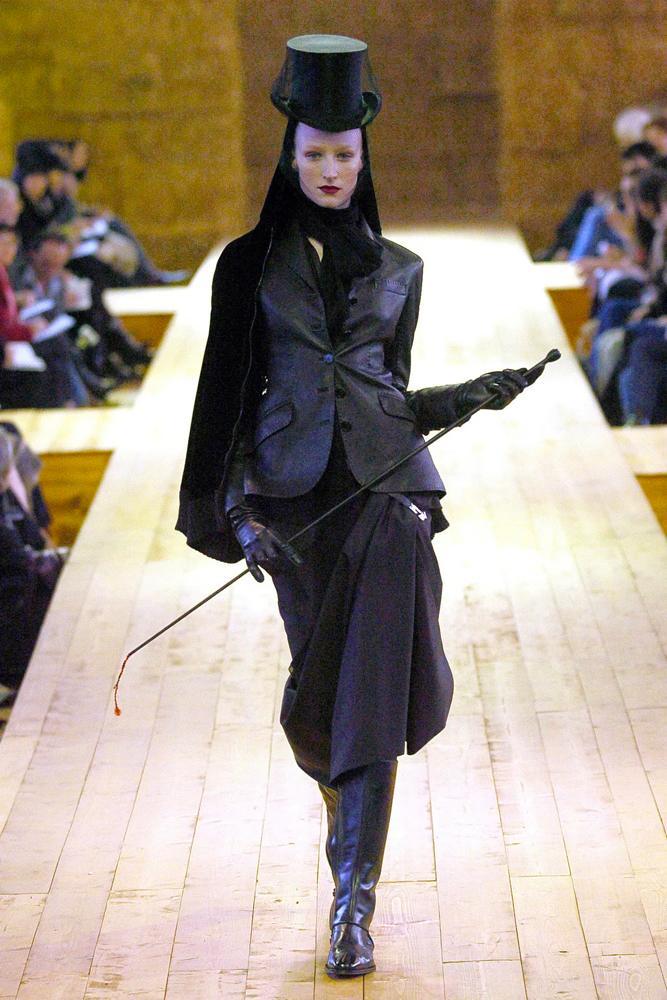 Jean-Paul Gautier pour Hermès, collection Automne-Hiver 2004. Conservatoire des créations Hermès dans l'exposition Amazone au Musée Fragonard