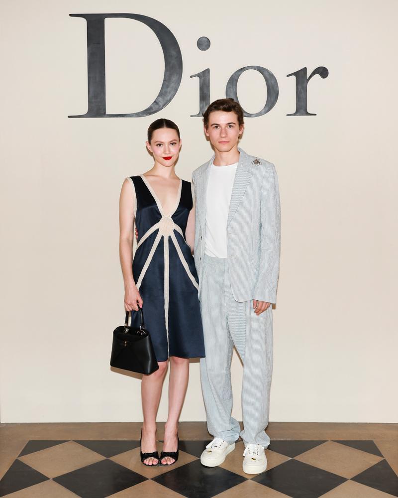 Iris Apatow et Sam Nivola au défilé Dior homme printemps été 2027.