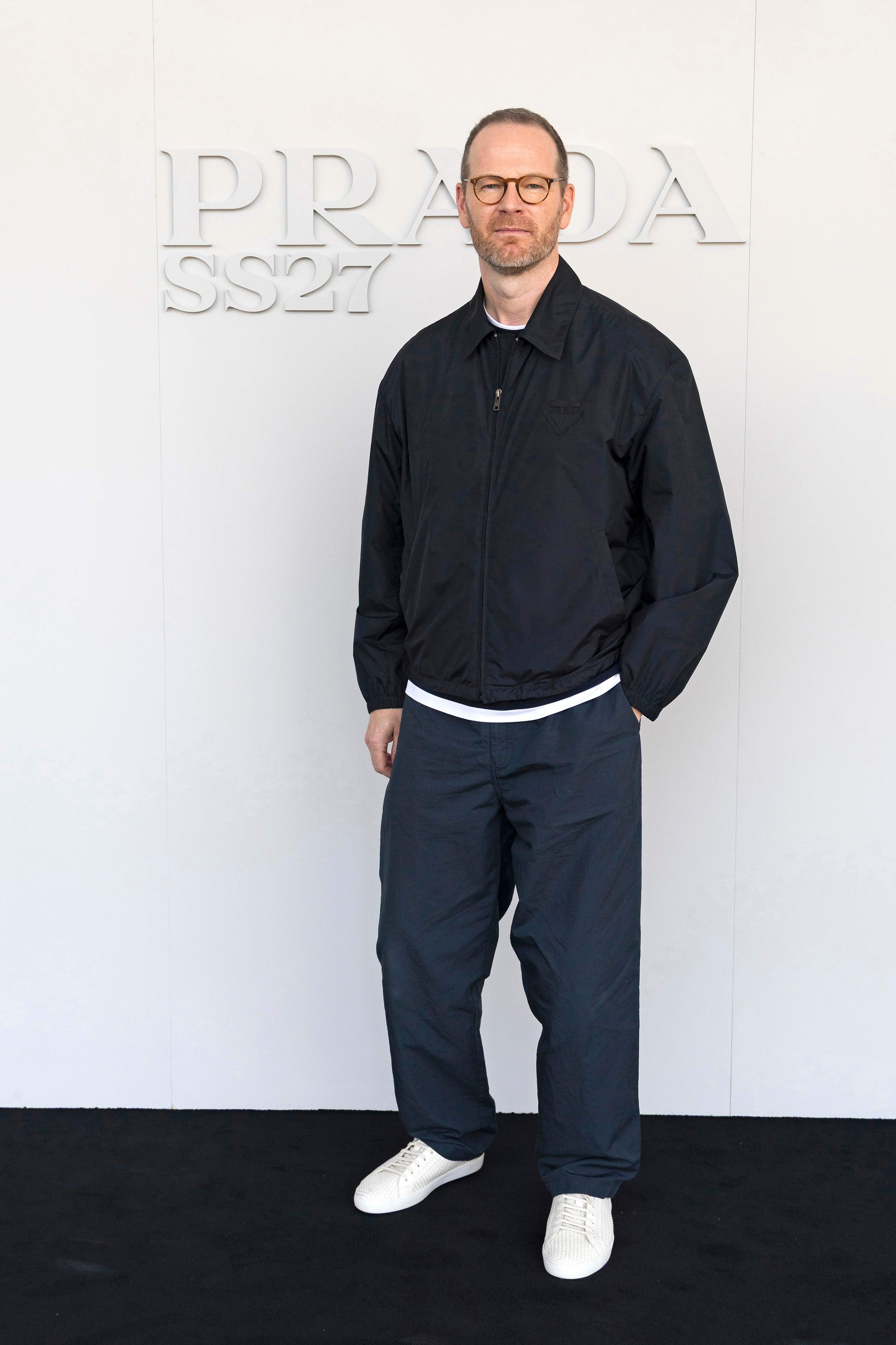 Joachim Trier au défilé Prada homme printemps-été 2027.