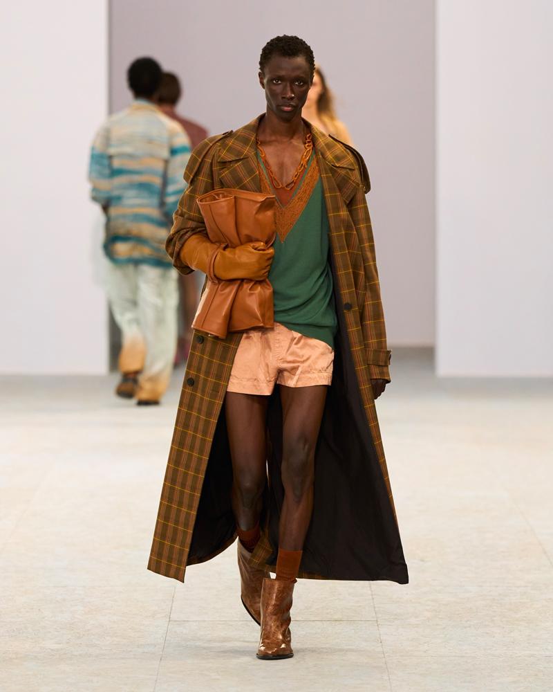 Le défilé Dries Van Noten printemps-été 2027 à la Fashion Week de Paris