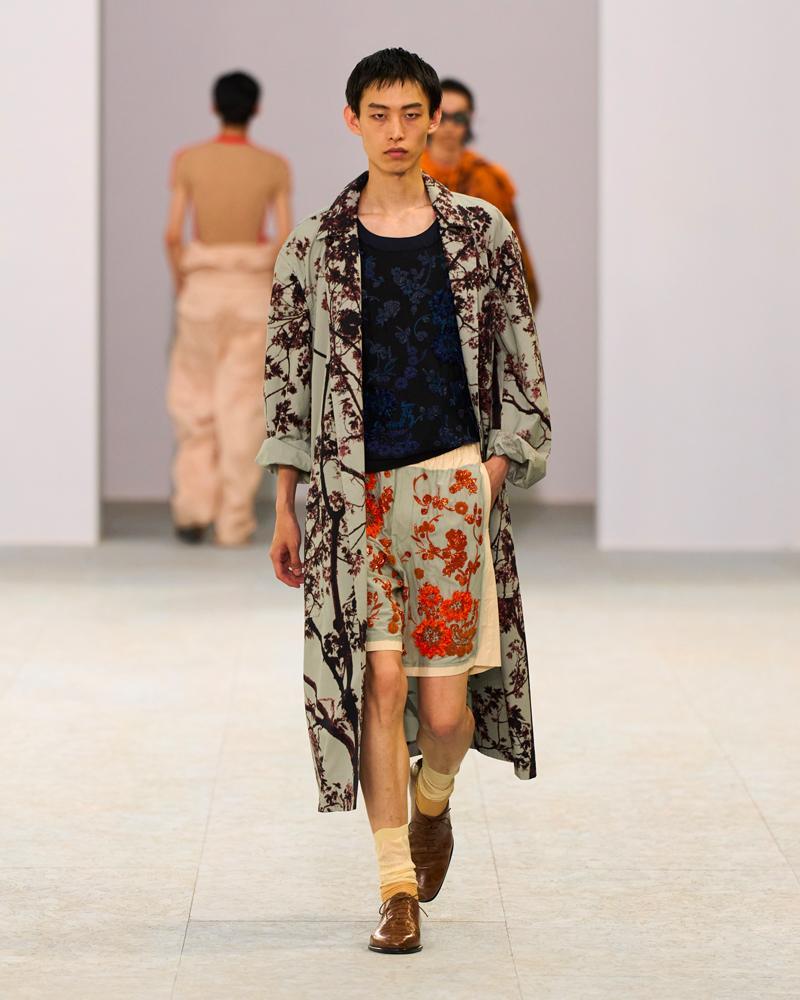 Le défilé Dries Van Noten printemps-été 2027 à la Fashion Week de Paris