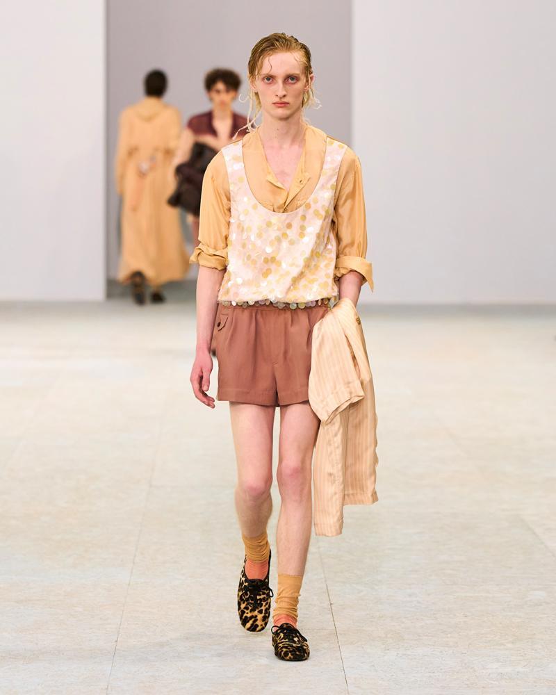 Le défilé Dries Van Noten printemps-été 2027 à la Fashion Week de Paris