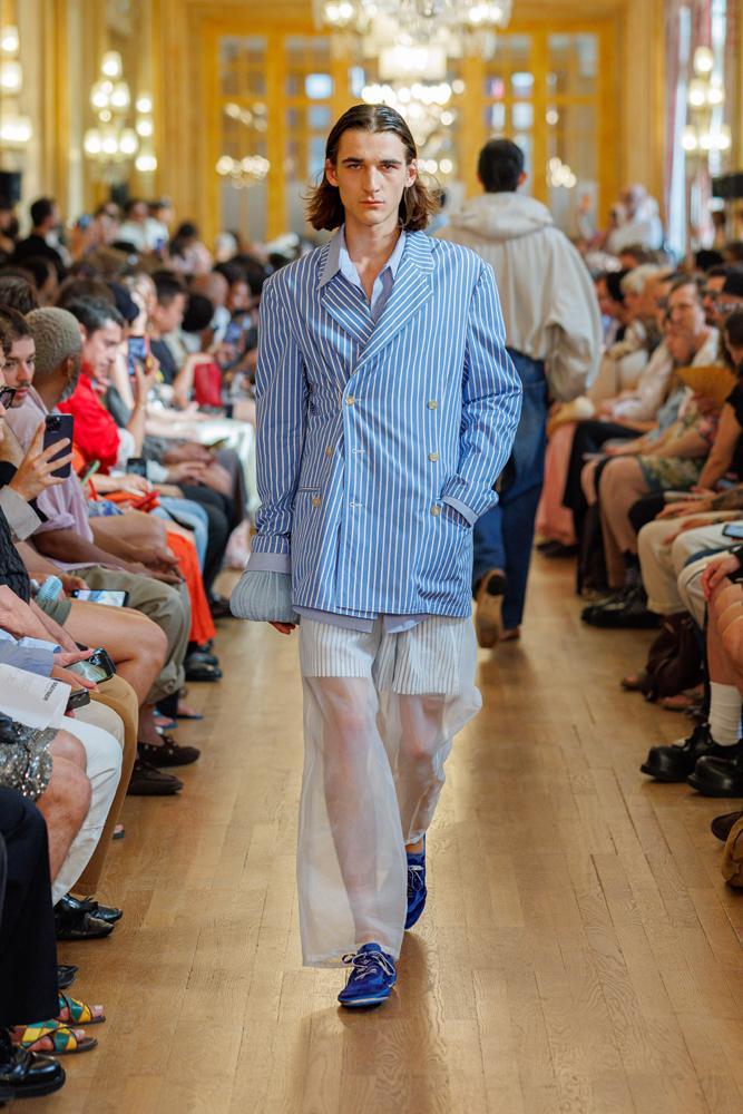 Le défilé Hed Mayner printemps-été 2027 à la Fashion Week de Paris
