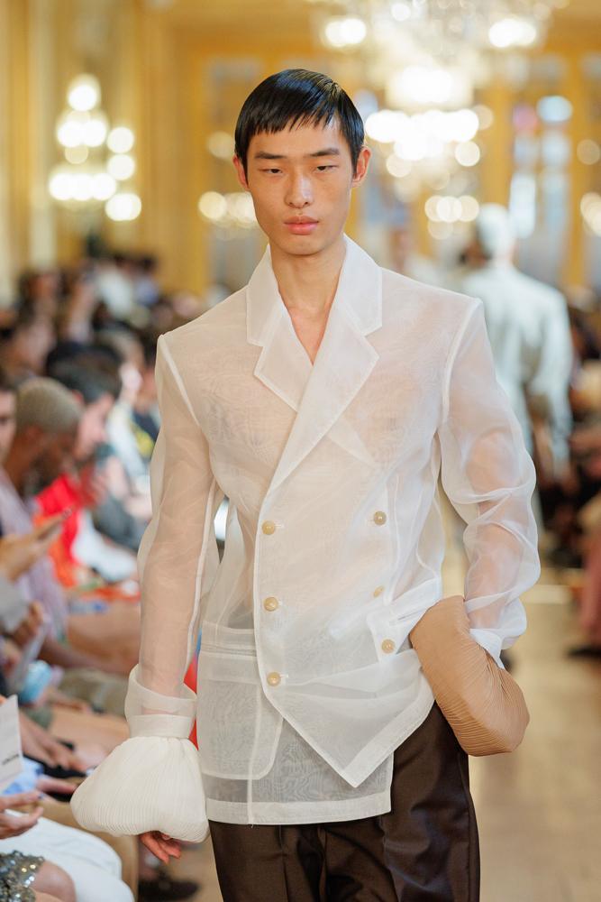 Le défilé Hed Mayner printemps-été 2027 à la Fashion Week de Paris