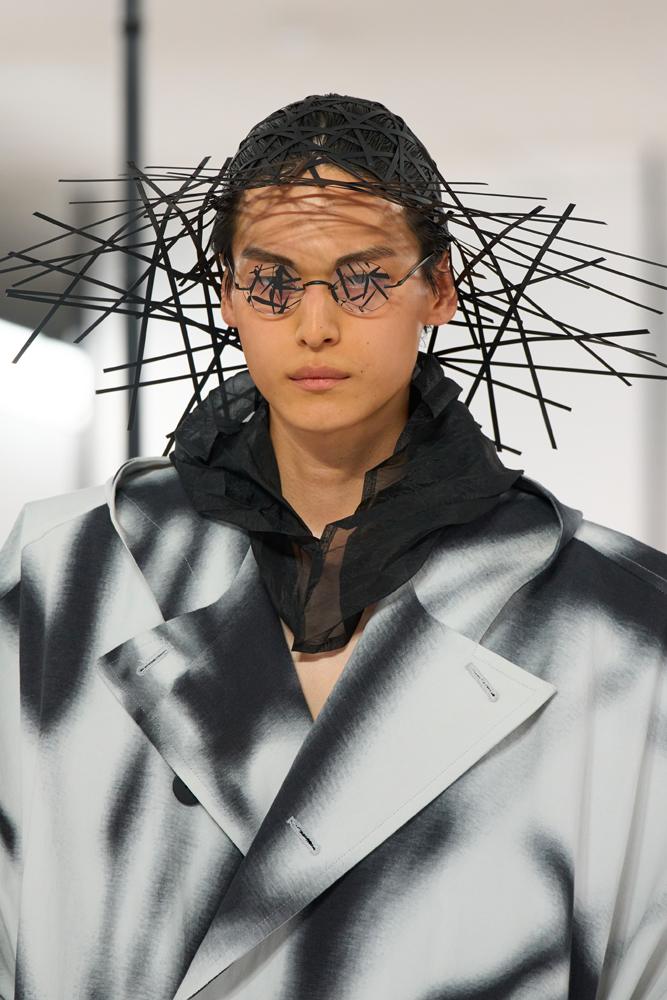 Le défilé Issey Miyake IM MEN printemps-été 2027 à la Fashion Week de Paris