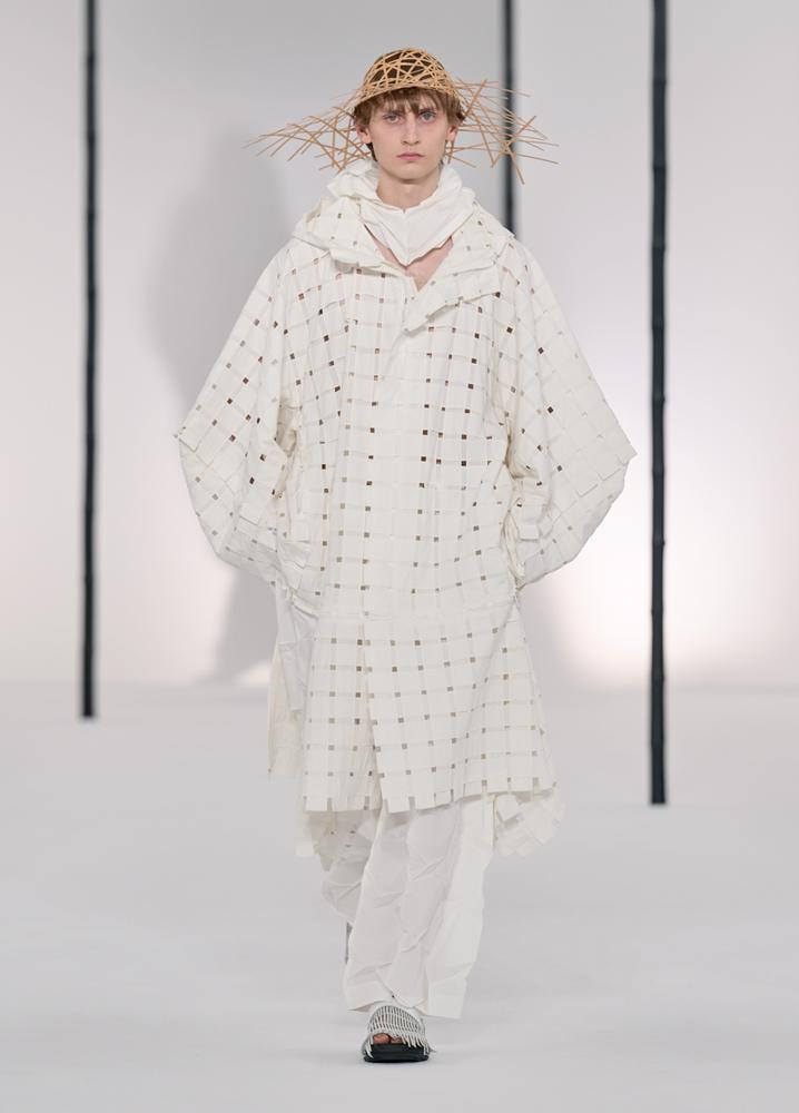Le défilé Issey Miyake IM MEN printemps-été 2027 à la Fashion Week de Paris