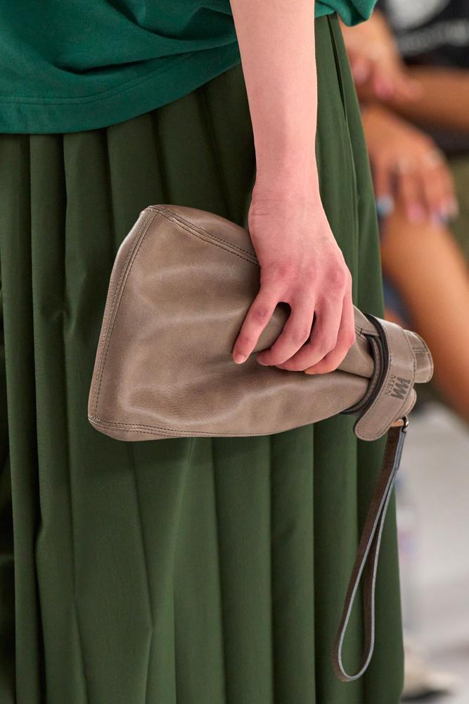 Le défilé Issey Miyake IM MEN printemps-été 2027 à la Fashion Week de Paris