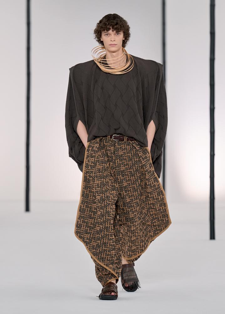 Le défilé Issey Miyake IM MEN printemps-été 2027 à la Fashion Week de Paris