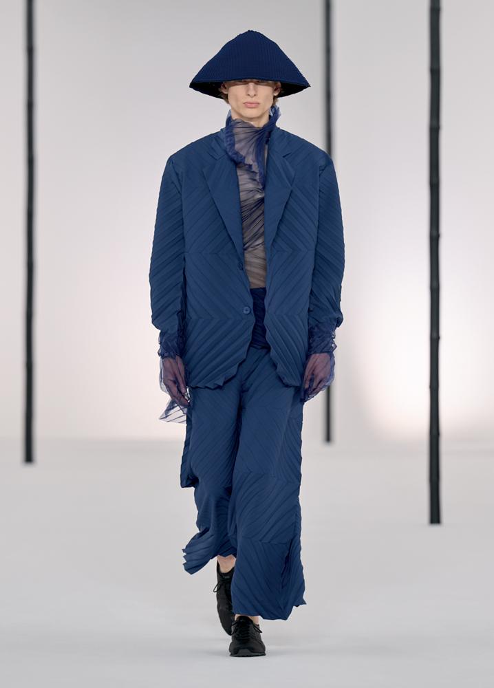 Le défilé Issey Miyake IM MEN printemps-été 2027 à la Fashion Week de Paris