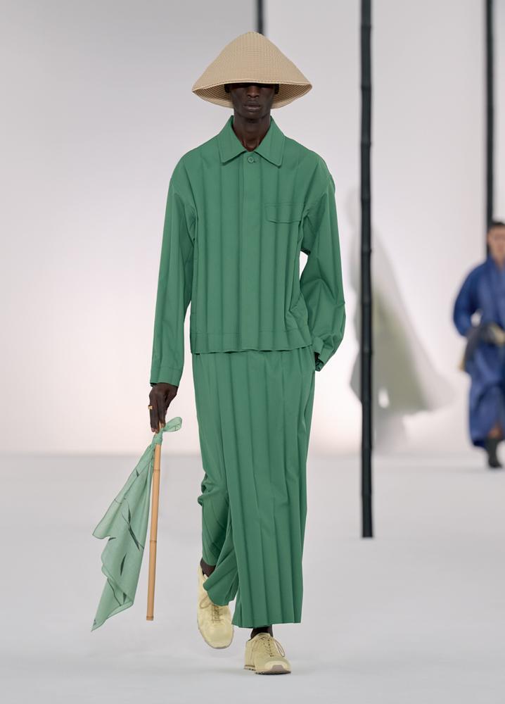 Le défilé Issey Miyake IM MEN printemps-été 2027 à la Fashion Week de Paris
