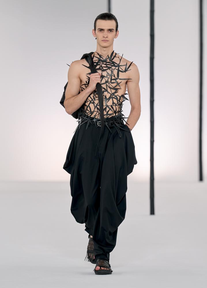 Le défilé Issey Miyake IM MEN printemps-été 2027 à la Fashion Week de Paris