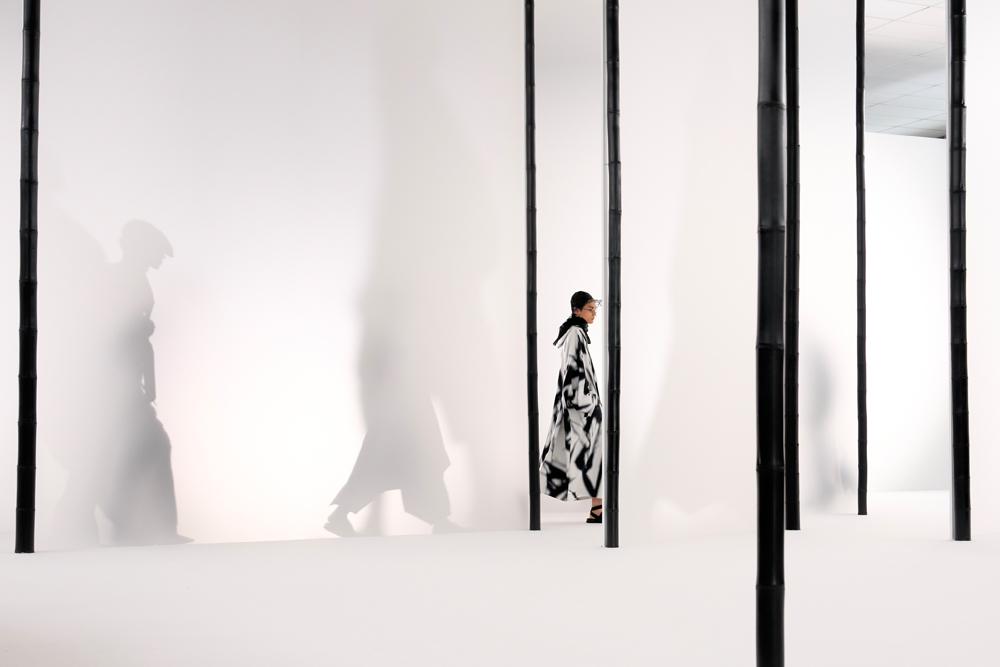 Le défilé Issey Miyake IM MEN printemps-été 2027 à la Fashion Week de Paris