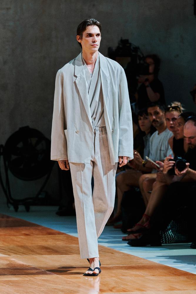 Le défilé Lemaire printemps-été 2027 à la Fashion Week de Paris