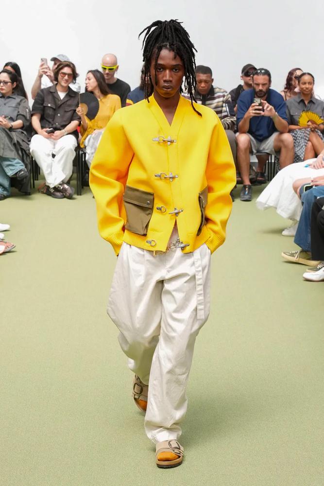 Le défilé Sacai printemps-été 2027 à la Fashion Week homme de Paris