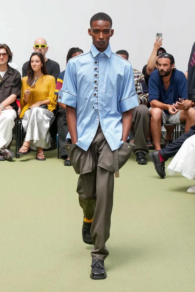 Le défilé Sacai printemps-été 2027 à la Fashion Week homme de Paris