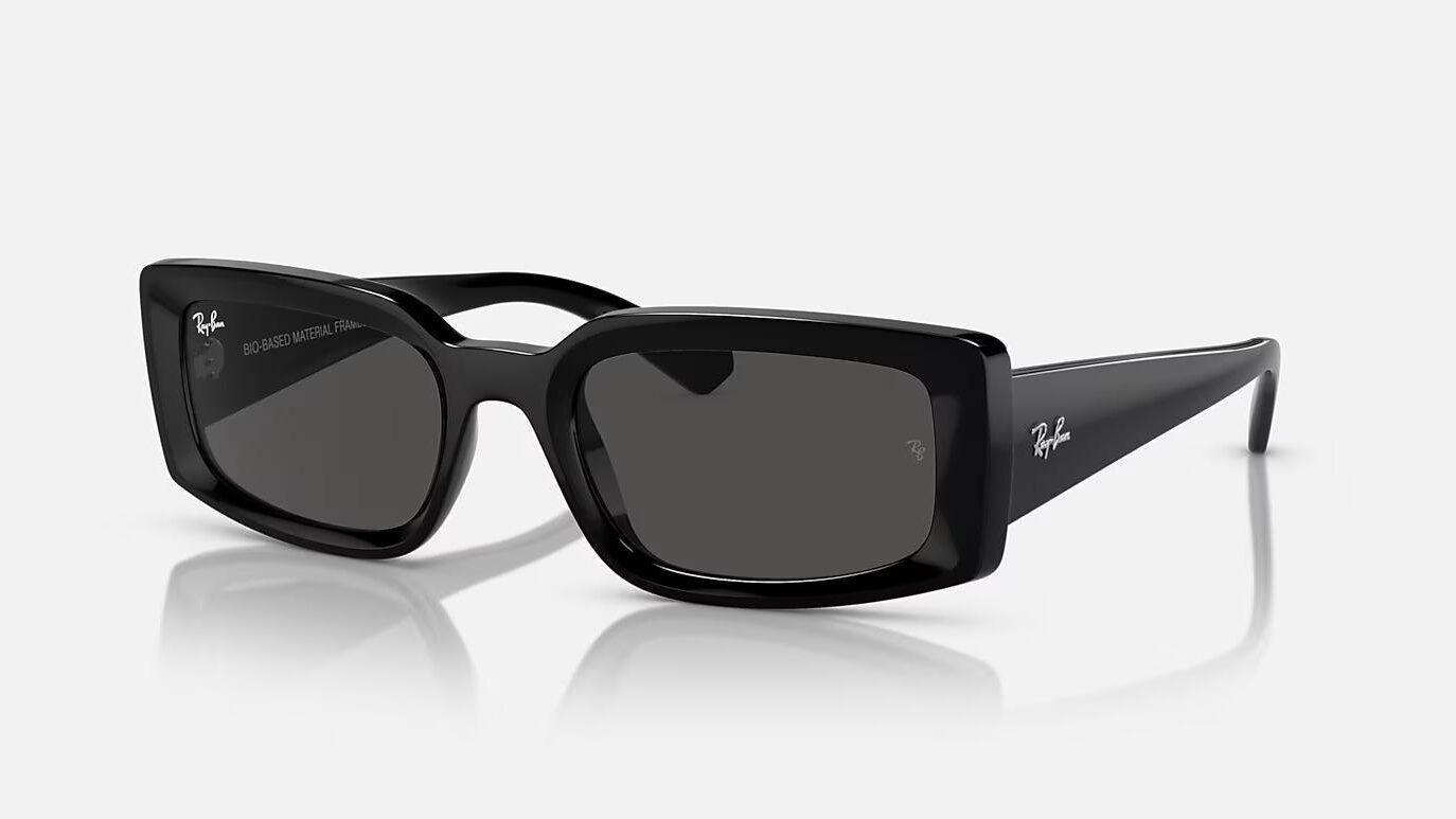 Lunettes de soleil Kiliane noir, 76 €, Ray Ban.