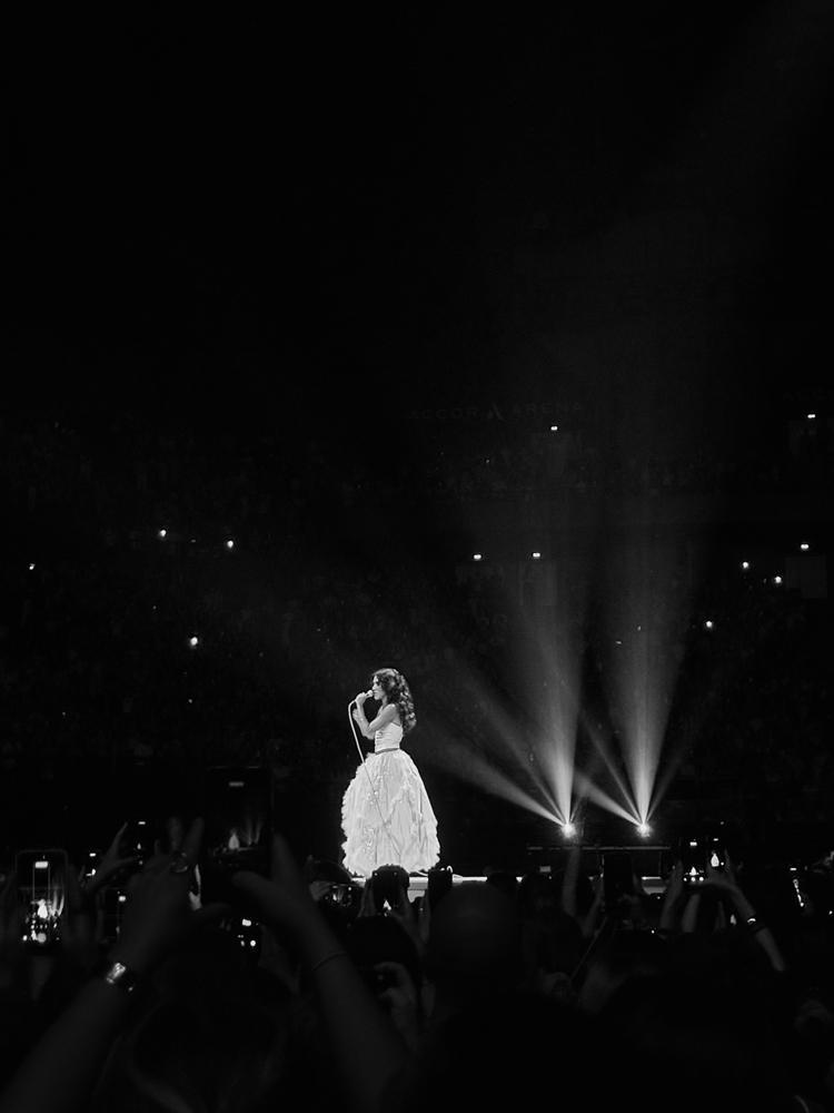 Olivia Dean à l'Accor Arena à Paris, le 17 juin 2026.