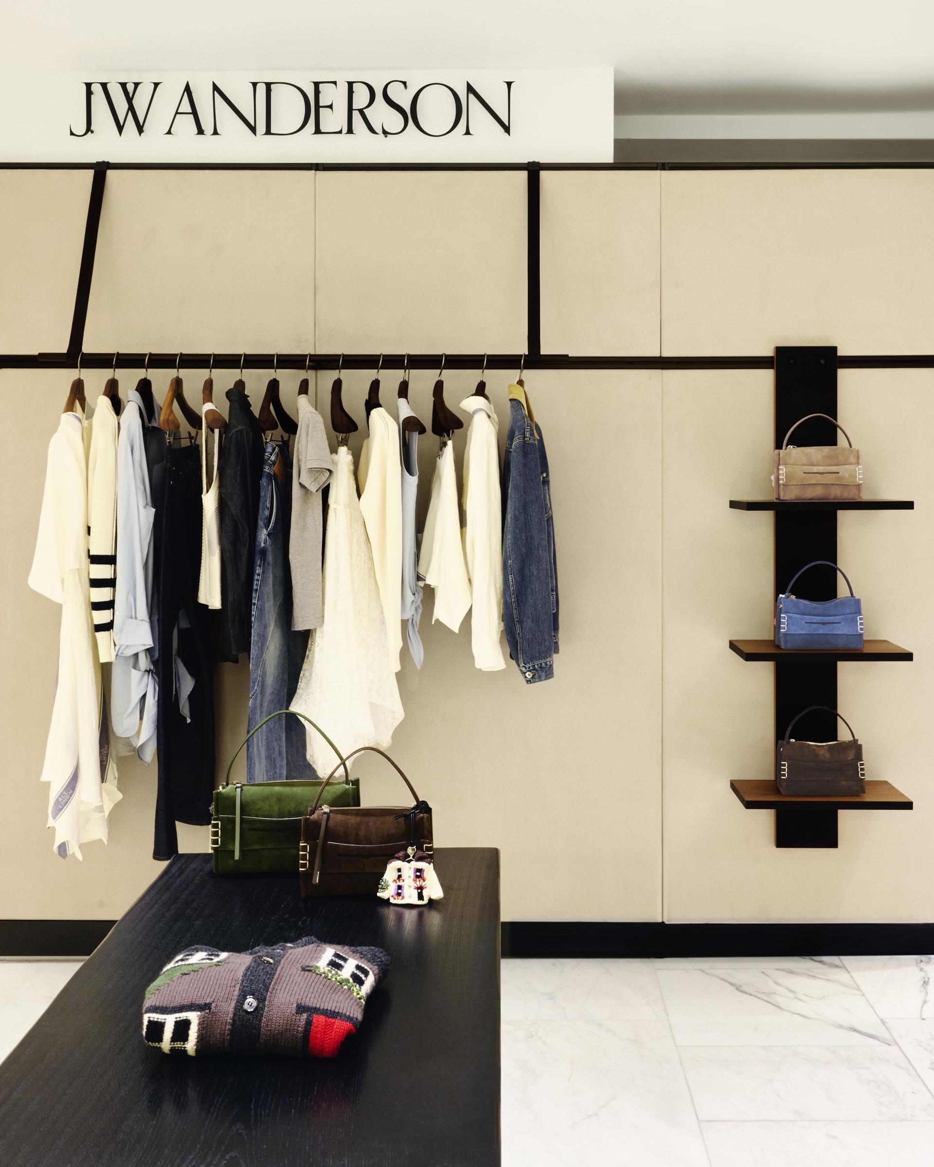 Le pop-up JW Anderson dans le premier arrondissement de Paris