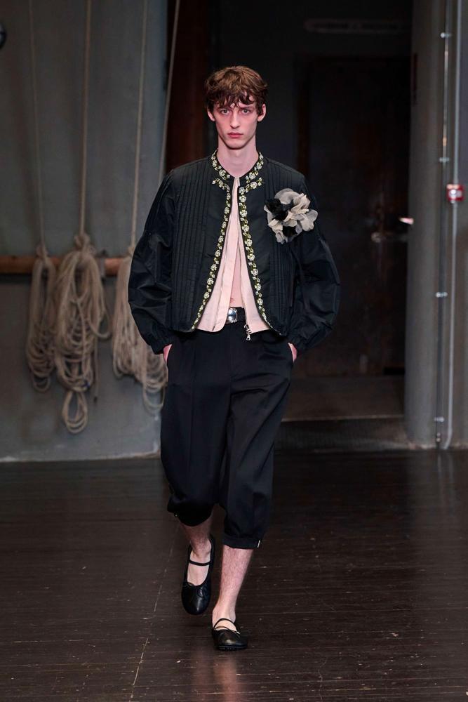 Le défilé Simone Rocha printemps 2027 - Homme au Pitti Uomo (2026).
