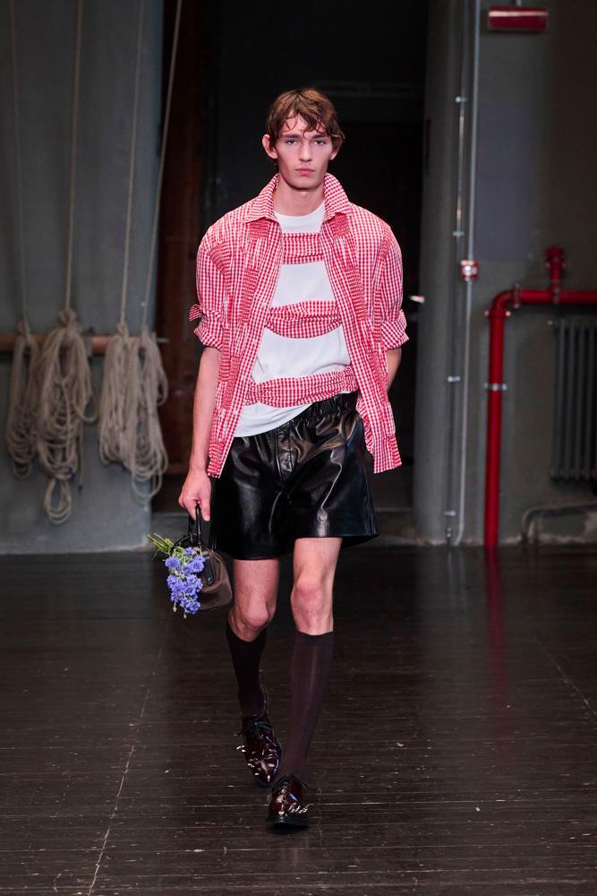 Le défilé Simone Rocha printemps 2027 - Homme au Pitti Uomo (2026).
