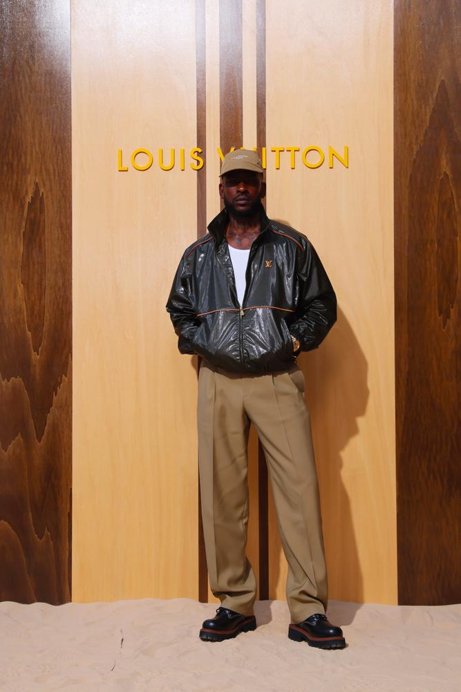 Skepta au défilé Louis Vuitton homme printemps-été 2027 dans le cadre de la Fashion Week de Paris, le 23 juin 2026 à Paris, en France.