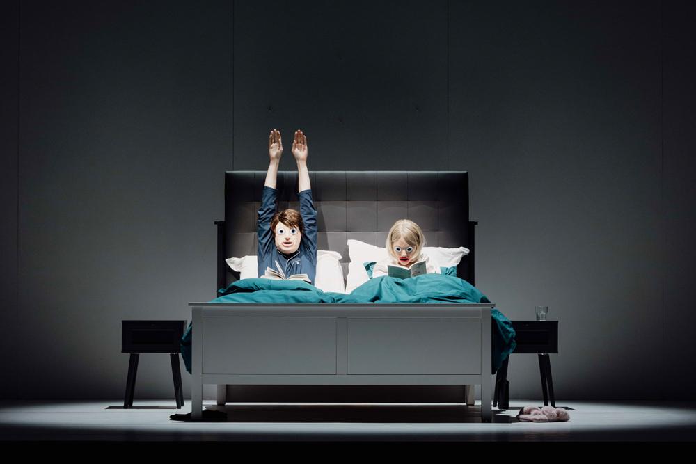 Le spectacle Scenes from a Marriage par Markus Öhrn au théâtre de l'Odéon (2026). © Simon Gosselin