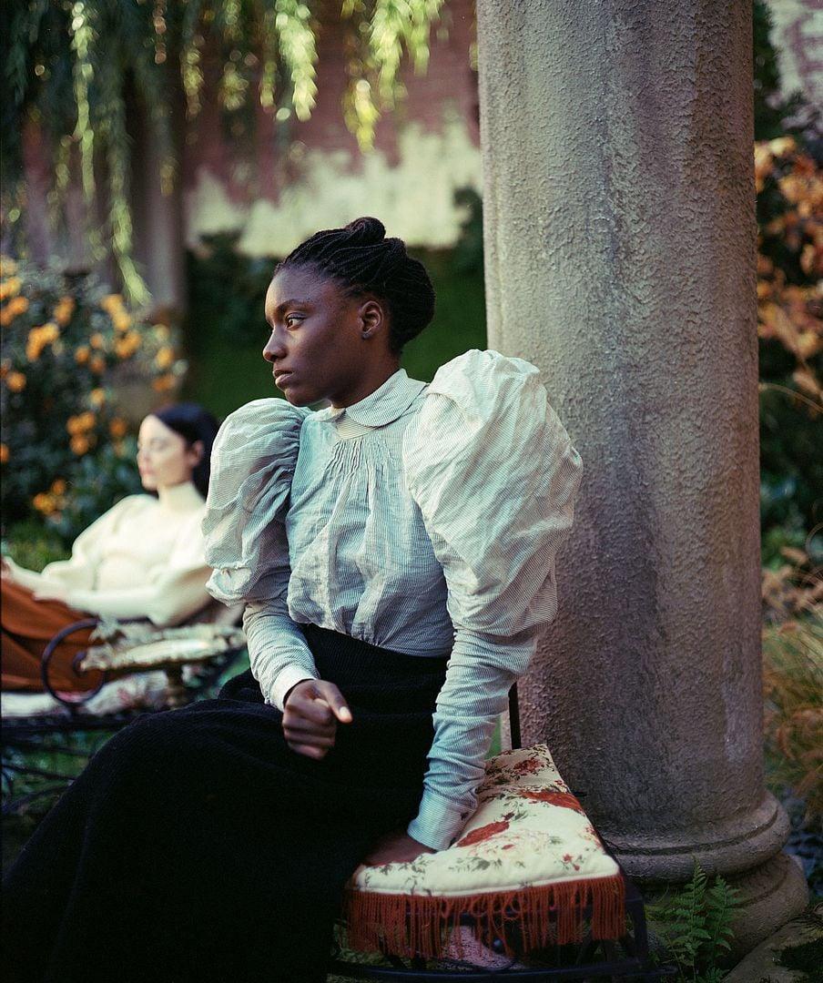 Suzy Bemba dans le film Pauvres Créatures (2026) de Yorgos Lanthimos.