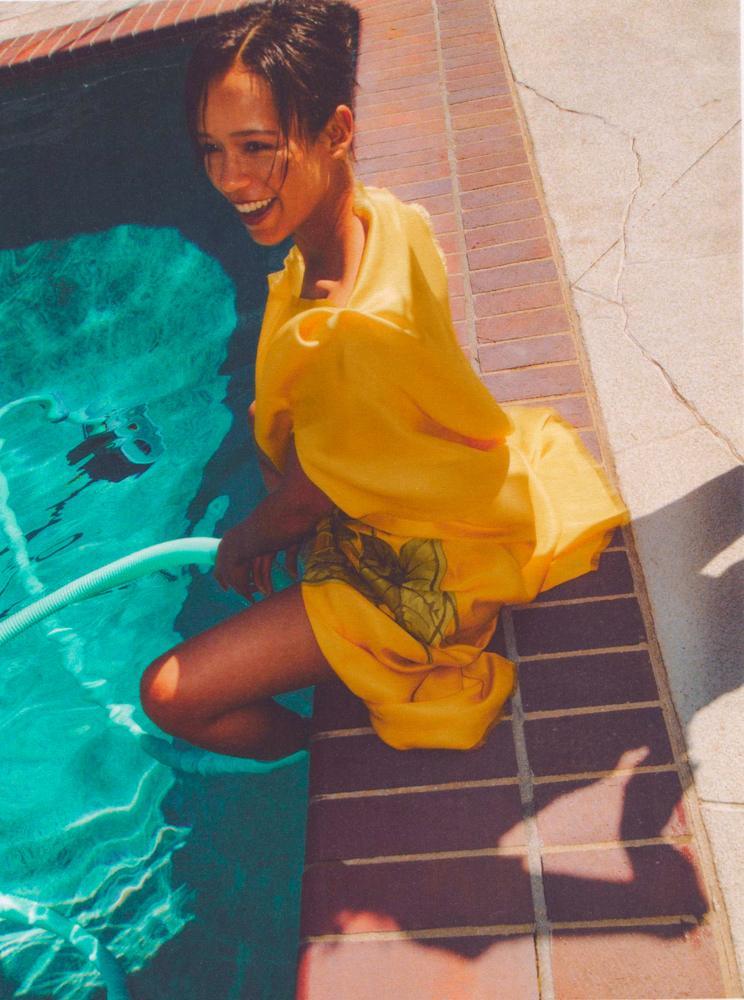 Taylor Russell en robe Dior pour Numéro.