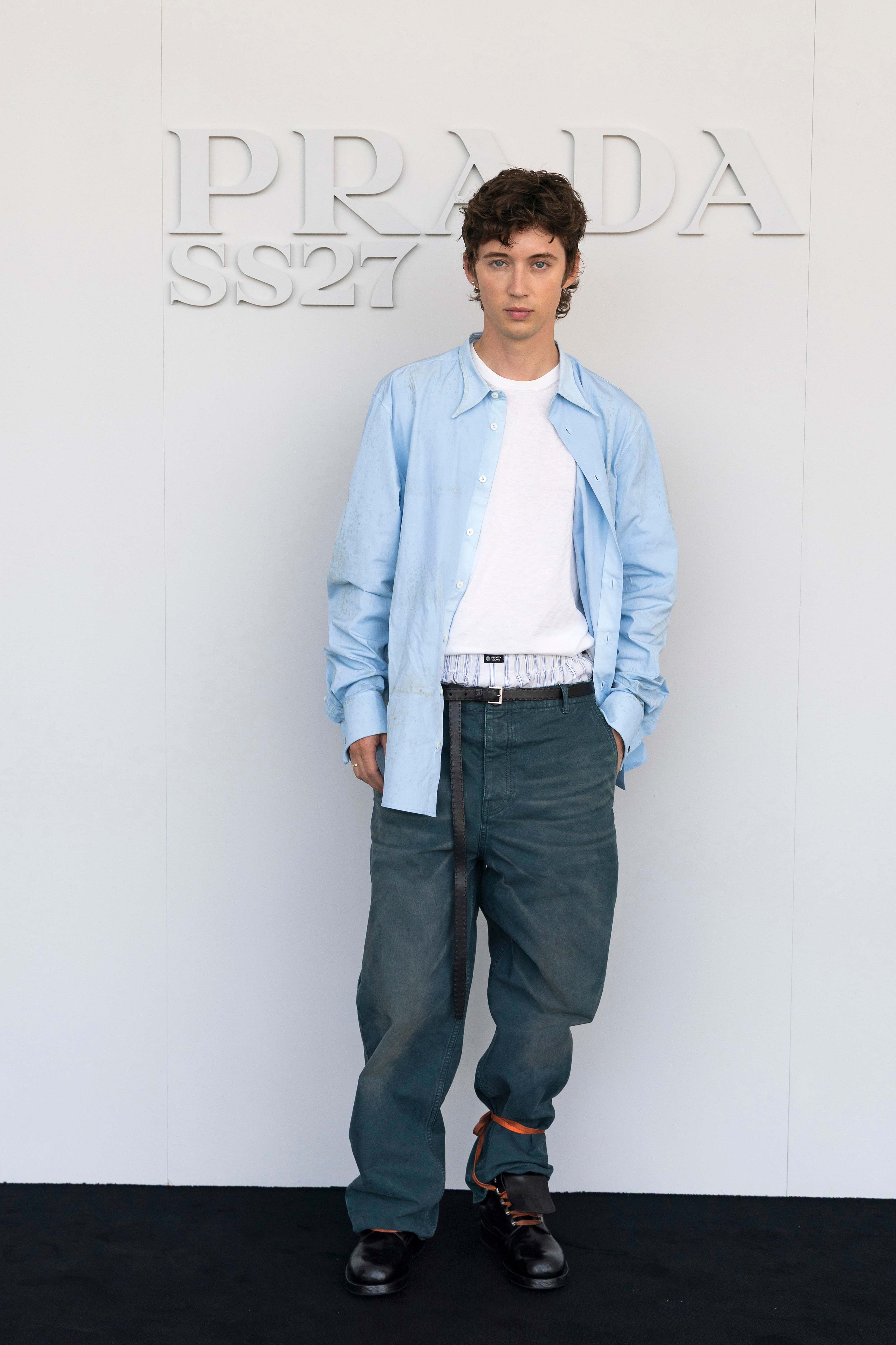 Troye Sivan au défilé Prada homme printemps-été 2027.