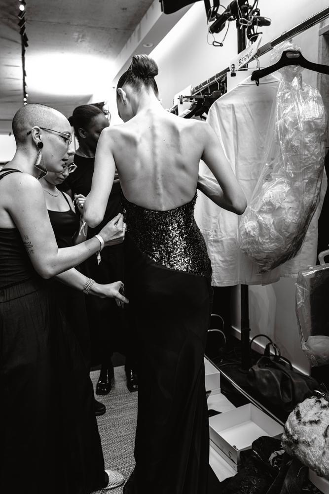 Les backstages du défilé Giorgio Armani Privé automne-hiver 2026-2027 par Line Brusegan