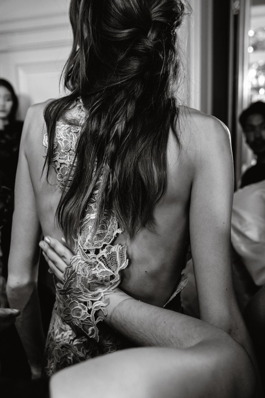 Backstage défilé Arazdei automne-hiver 2026-2027 par Line Brusegan