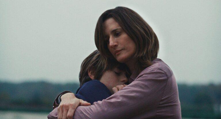 Camille Cottin dans le film Les enfants vont bien de Nathan Ambrosioni