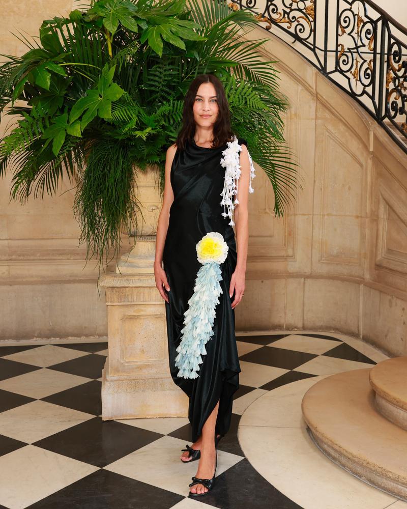 Alexa Chung au défilé Dior haute couture automne hiver 2026-2027.